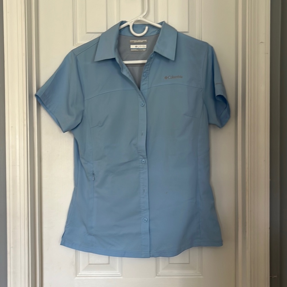 Columbia Button Up Tshirt